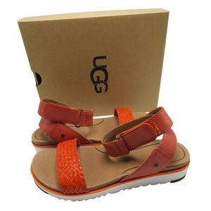 UGG Women's LADDIE Ankle Strap Sandals 5